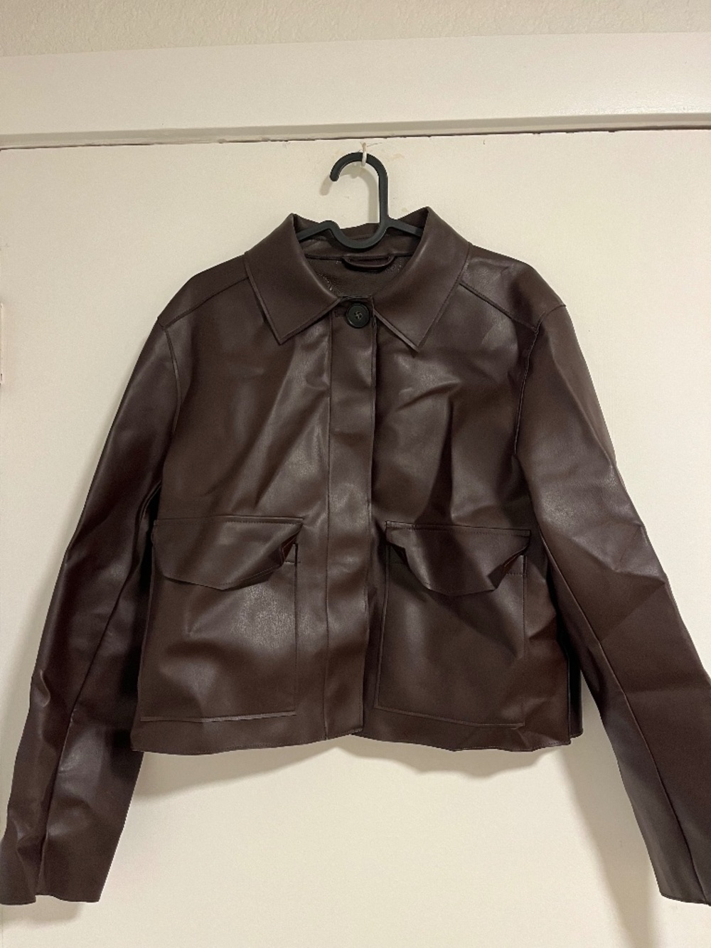 Cropped burgundy faux leather jacket